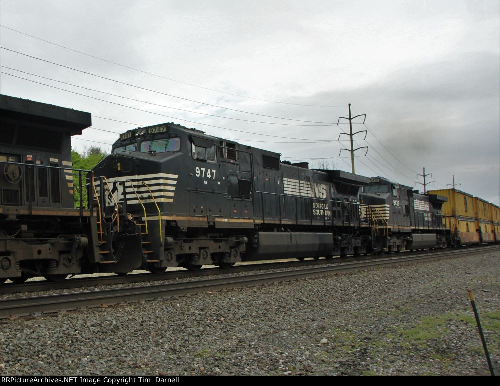 NS 9747 on 211